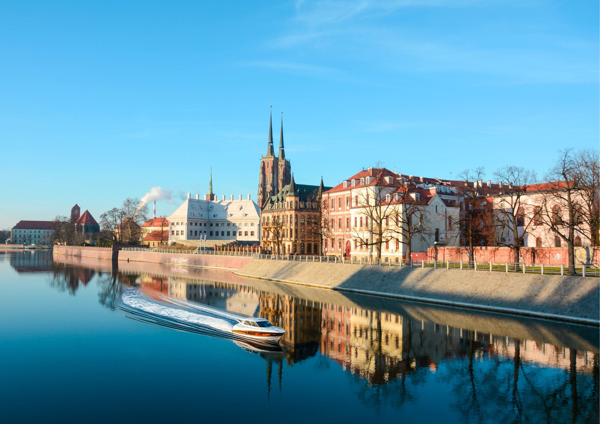 Read more about the article Wrocław łódką po Odrze – zobacz miasto z innej perspektywy